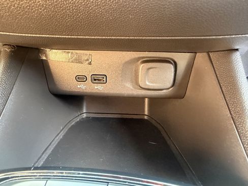 Used 2025 Buick Envista Sport Touring w/ Convenience I Package FWD image 38