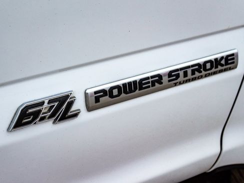 Used 2021 Ford F250 Lariat w/ Lariat Value Package image 11