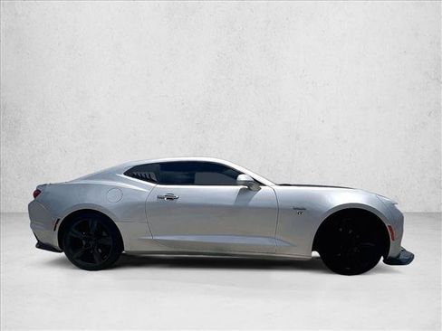 Used 2019 Chevrolet Camaro LT RWD image 5