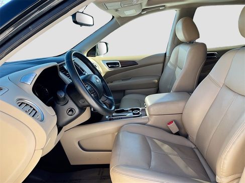 Used 2019 Nissan Pathfinder Platinum image 20