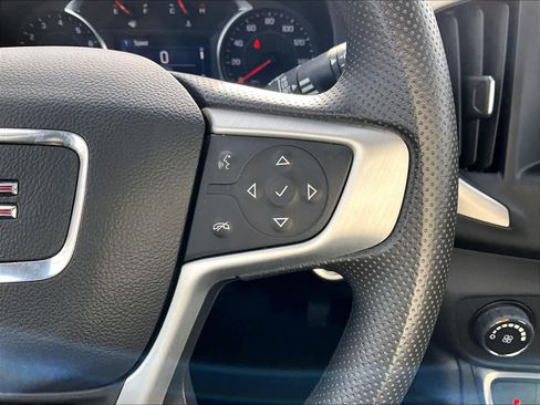 Used 2024 GMC Terrain SLE image 24