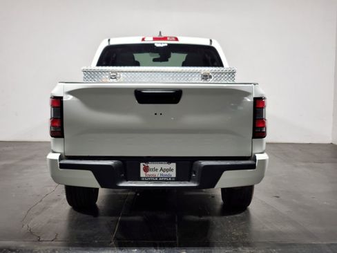 Used 2022 Nissan Frontier SV image 25