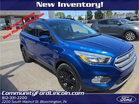 Used 2018 Ford Escape SE FWD image 1