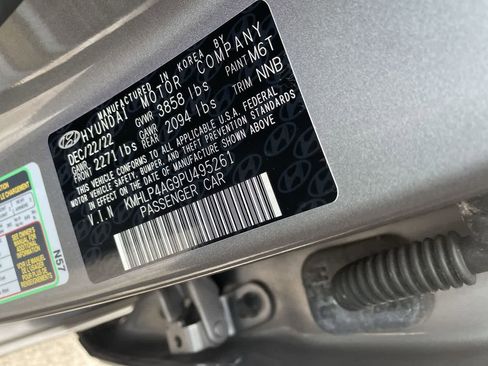 Used 2023 Hyundai Elantra Limited image 33