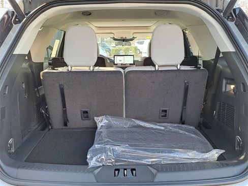 New 2026 Ford Explorer Active w/ Active Comfort Package image 14