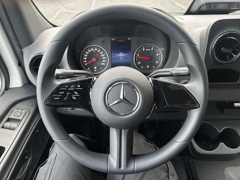 New 2026 Mercedes-Benz Sprinter 2500 image 18
