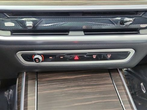 Used 2023 BMW X7 xDrive40i w/ M Sport Package image 55