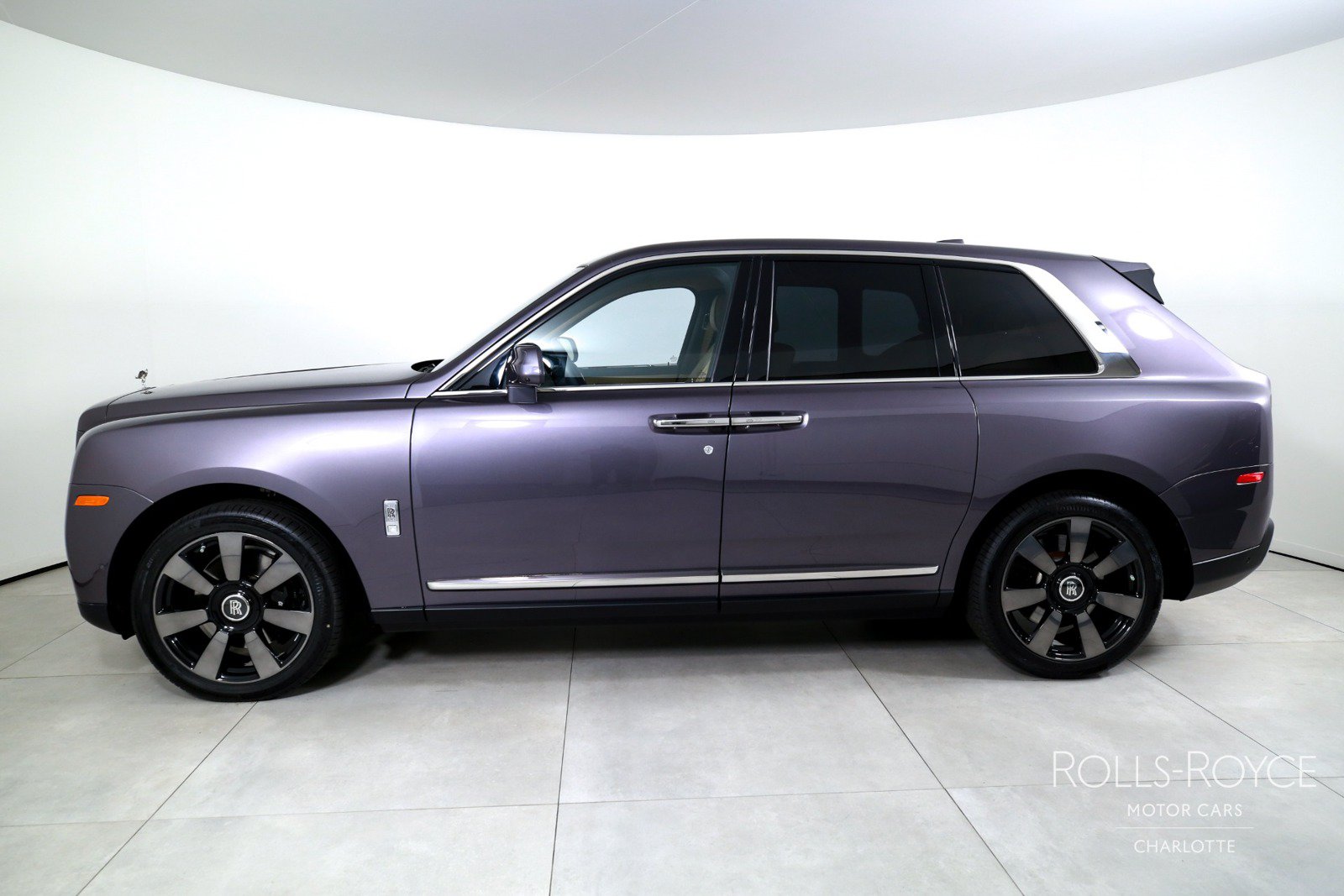 Certified 2020 Rolls-Royce Cullinan AWD/4WD image 3