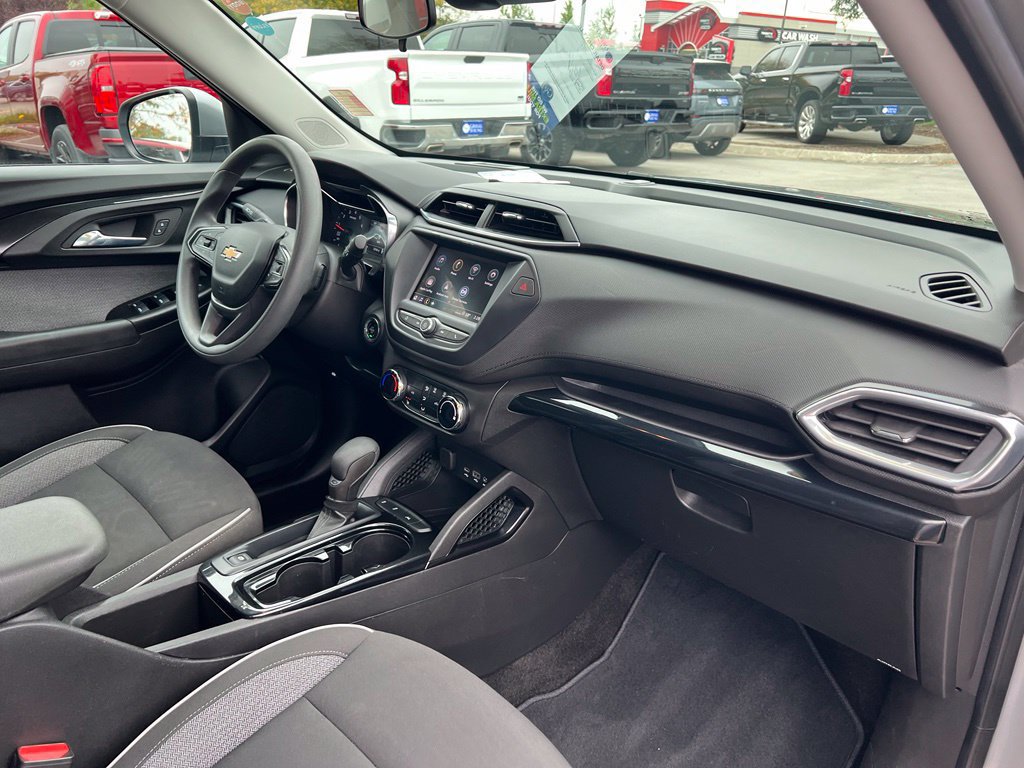 Used 2023 Chevrolet TrailBlazer LT FWD image 26