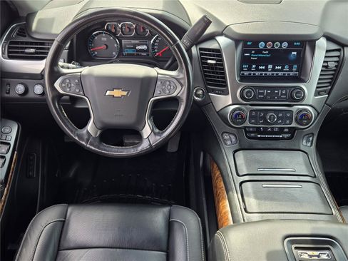 Used 2018 Chevrolet Tahoe Premier AWD/4WD image 25
