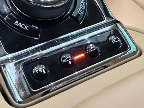 Used 2019 Rolls-Royce Phantom Sedan image 35