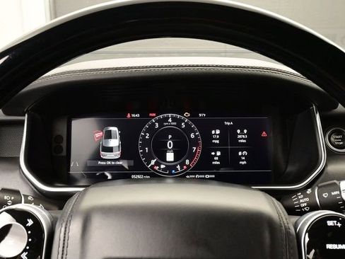 Used 2022 Land Rover Range Rover Westminster Edition image 11