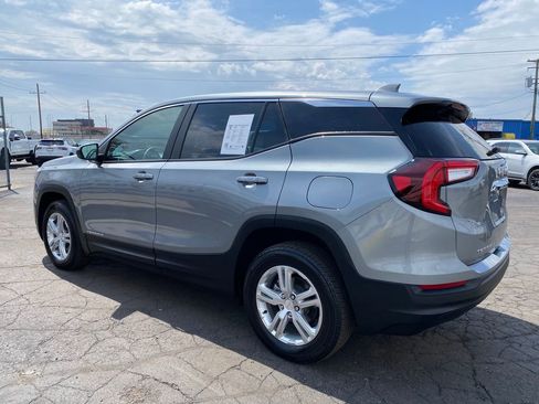 Used 2024 GMC Terrain SLE AWD/4WD image 6
