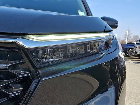 Used 2025 Honda CR-V EX-L image 10