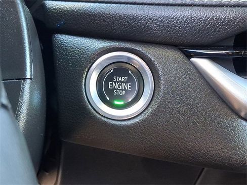 Used 2024 Cadillac XT4 Premium Luxury image 21