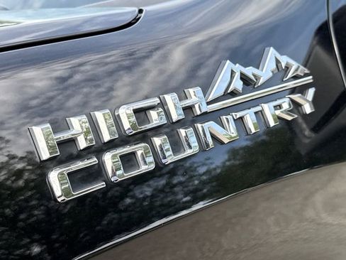 Used 2019 Chevrolet Silverado 1500 High Country w/ Technology Package AWD/4WD image 6