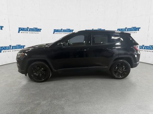 Used 2026 Jeep Compass Latitude AWD/4WD image 6