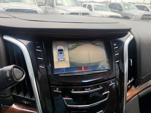 Used 2019 Cadillac Escalade Premium Luxury AWD/4WD image 33