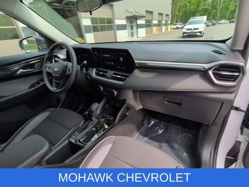 Certified 2026 Chevrolet TrailBlazer LS w/ LS Convenience Package FWD image 29
