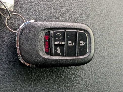Used 2025 Honda Pilot EX-L image 30