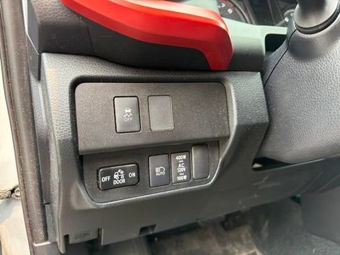 Used 2020 Toyota Tacoma TRD Sport w/ TRD Premium Sport Package AWD/4WD image 22