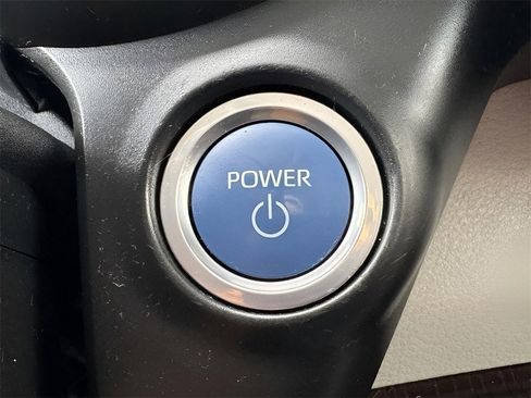 Used 2021 Toyota Sienna LE image 17