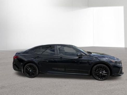 Certified 2025 Toyota Camry SE image 1