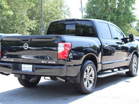 Used 2019 Nissan Titan SV w/ SV Convenience Package AWD/4WD image 8