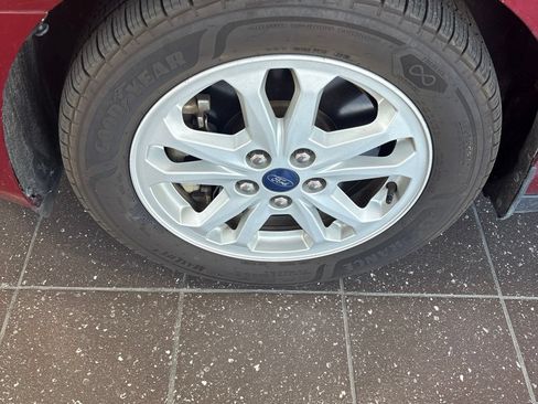 Used 2019 Ford Transit Connect XLT FWD image 12