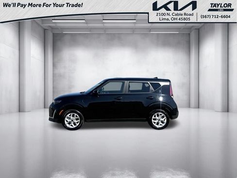 Used 2025 Kia Soul LX w/ LX Technology Package FWD image 3