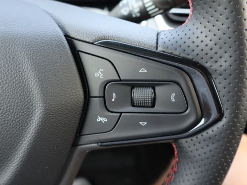 Used 2026 Chevrolet Trax RS w/ Sunroof Package FWD image 21