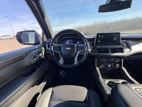 Used 2022 Chevrolet Suburban LT image 25