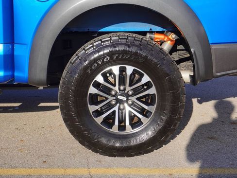 Used 2019 Ford F150 Raptor w/ Equipment Group 802A Luxury image 11