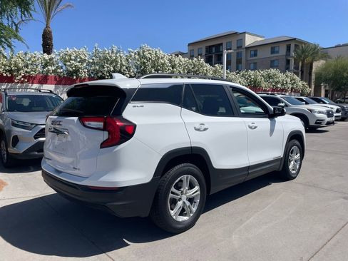 Used 2023 GMC Terrain SLE w/ Driver Convenience Package image 3