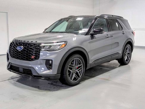 Certified 2025 Ford Explorer ST AWD/4WD image 1