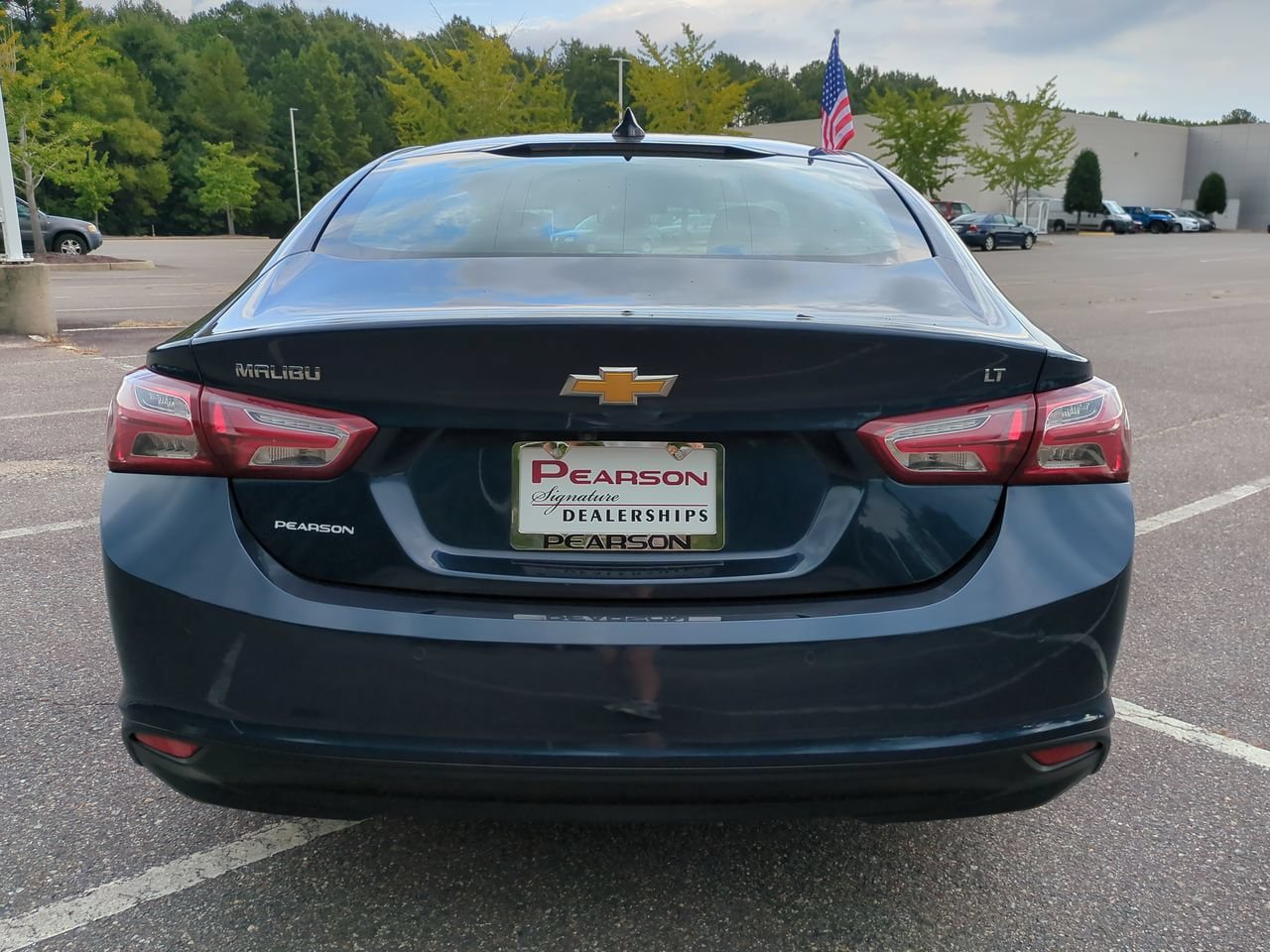 Used 2019 Chevrolet Malibu LT w/ Driver Confidence Package II FWD image 5