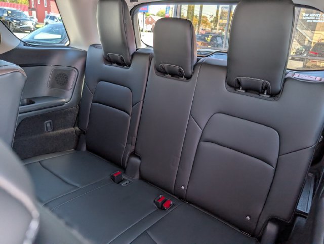 Used 2026 Nissan Pathfinder Platinum w/ Cargo Package AWD/4WD image 14