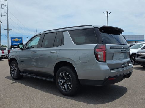 Used 2023 Chevrolet Tahoe Z71 w/ Luxury Package AWD/4WD image 3