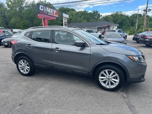 Used 2019 Nissan Rogue Sport SV AWD/4WD image 2