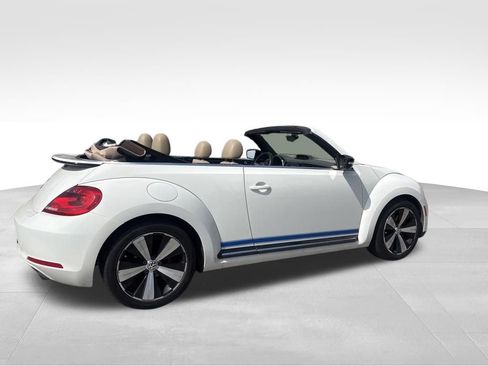 Used 2013 Volkswagen Beetle 2.0T image 10