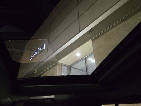 Used 2025 Lexus LX 700h F Sport image 27