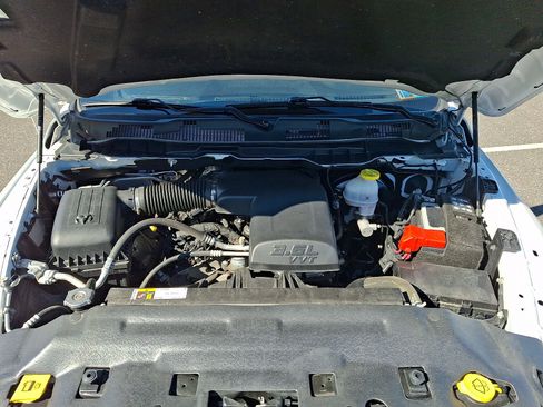 Used 2024 RAM 1500 Classic SLT AWD/4WD image 27
