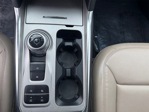 Used 2023 Ford Explorer XLT w/ Equipment Group 202A image 27