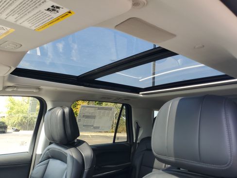 New 2027 Lincoln Navigator Reserve AWD/4WD image 11