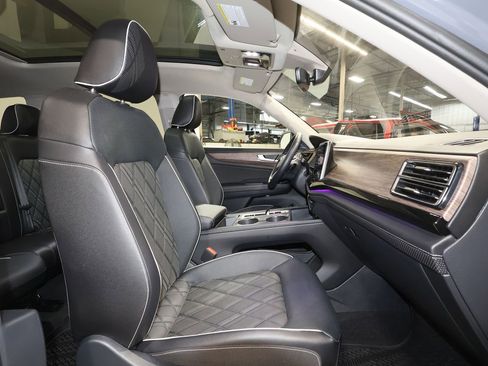 Used 2025 Volkswagen Atlas SEL Premium R-Line image 27