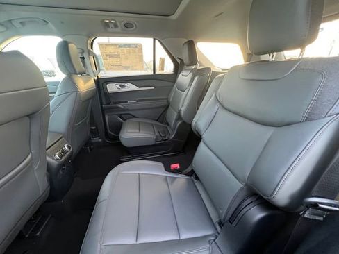 New 2026 Ford Explorer Active w/ Active Comfort Package image 16