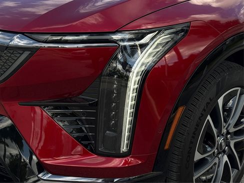 New 2025 Cadillac Optiq Sport 1 w/ LPO, Floor Liner Package image 14