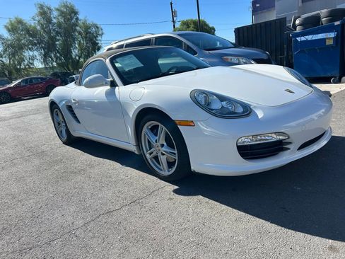 Used 2012 Porsche Boxster w/ Infotainment Pkg image 3