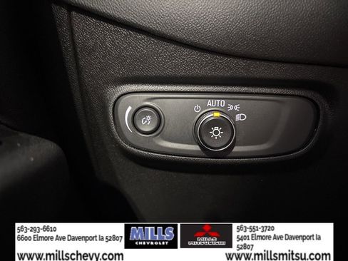 Used 2018 Chevrolet Equinox LT image 24