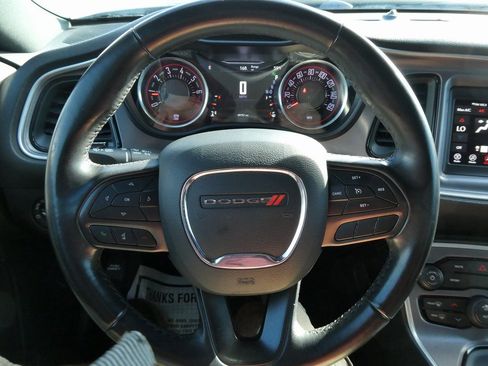 Used 2022 Dodge Challenger SXT image 29